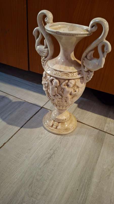 LARGE CAPODIMONTE STYLE GLAZED VASE