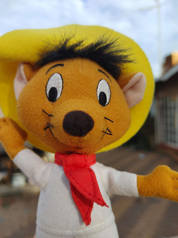 Looney tunes- speedy Gonzales plush toy
