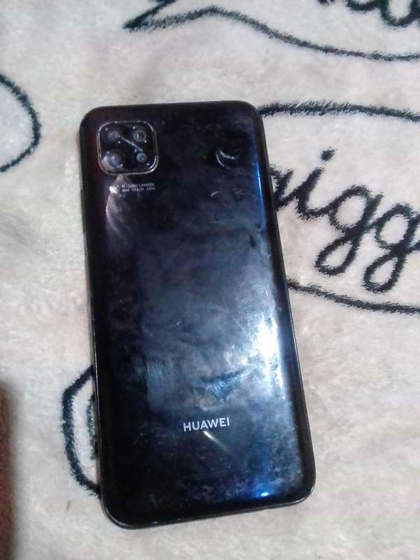 HUAWEI P40 LITE SMARTPHONE|| 128G/ 6G, QUAD 48MP AI CAM, FINGERPRINT IMMACULATE CONDITION, BARGAIN