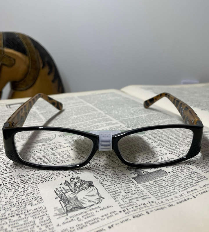 Foster Grant RFCKAI150MT +1.50 Reading Glasses  Stylish Gold & Black Leopard Design