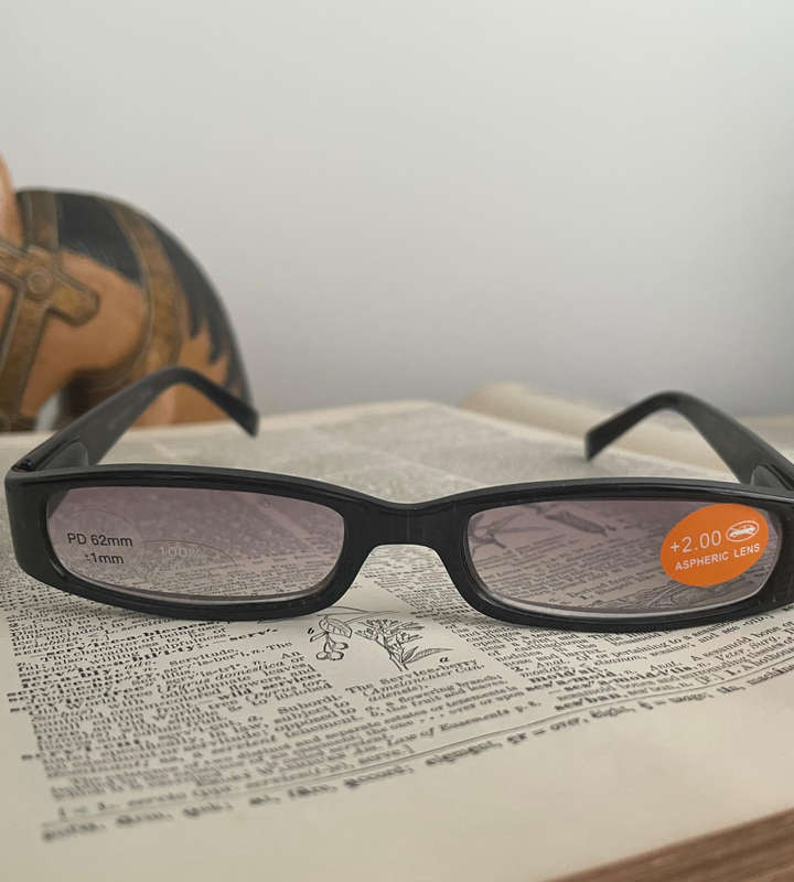 Sight Station Tinted Reading Glasses +2.00  Pinstripe Frame 8501-4044  Aspheric Lenses