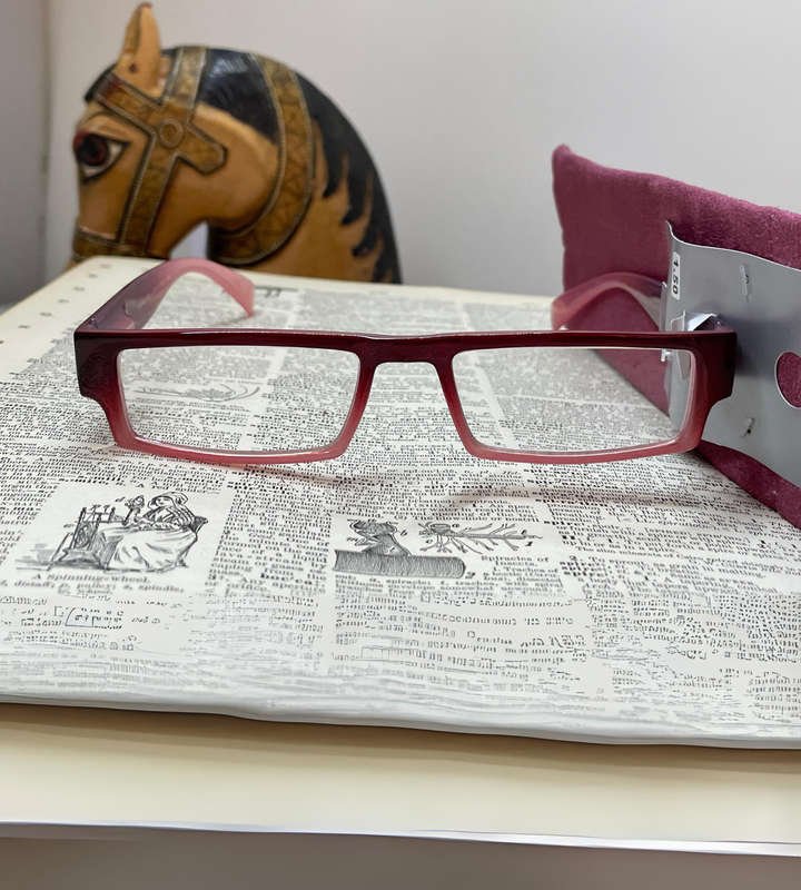Foster Grant +1.50 Caspian Red Reading Glasses  Mauve Gradient | With Fabric Sleeve | Stylish & Com