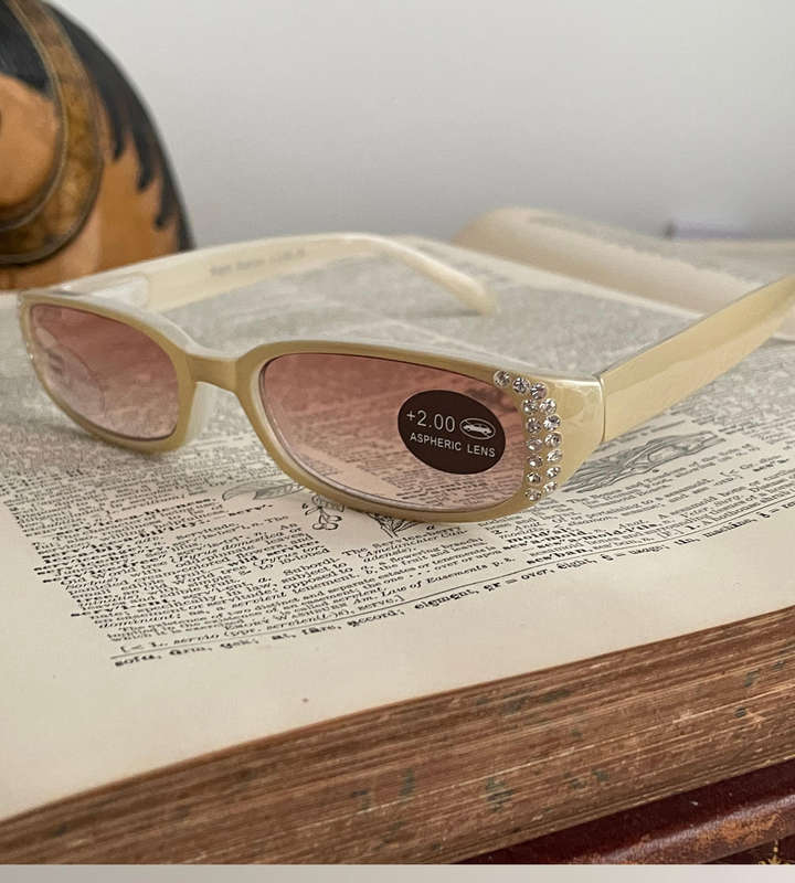 Sight Station PD62 +2.00 Tinted Aspheric Reading Glasses  Max UV400 Protection  Canes 8301-B14
