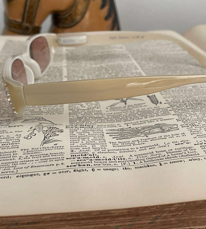 Sight Station PD62 +2.00 Tinted Aspheric Reading Glasses  Max UV400 Protection  Canes 8301-B14