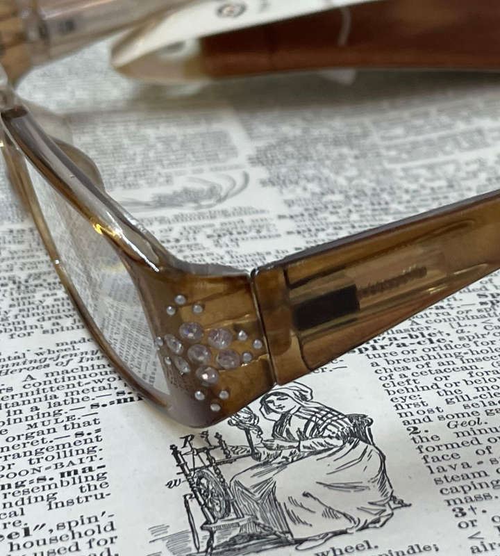 Sight Station +1.00 Reading Glasses  Vermont Brown | Lightweight | With Fabric Pouch