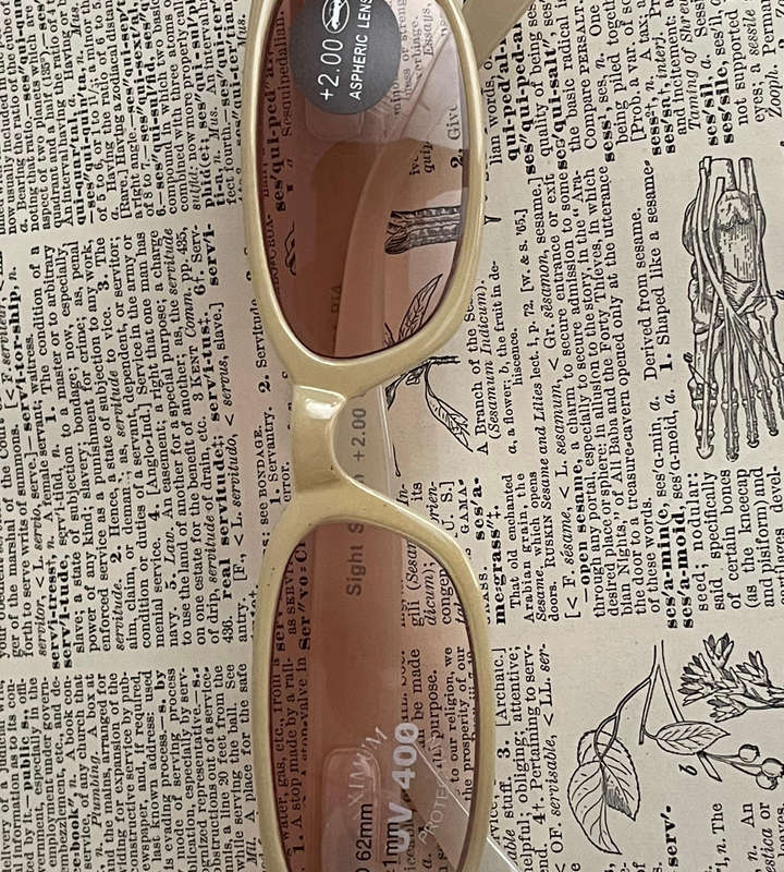 Sight Station PD62 +2.00 Tinted Aspheric Reading Glasses  Max UV400 Protection  Canes 8301-B14