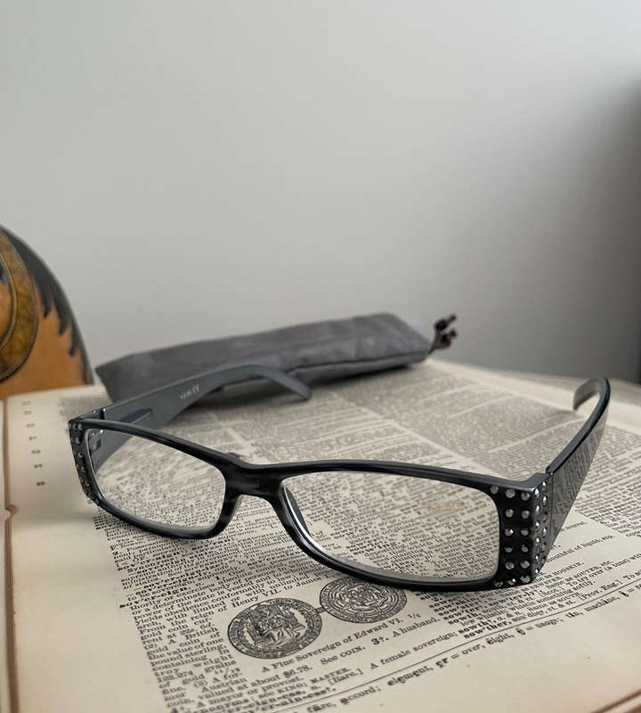 Sight Station by Foster Grant Bella Grey +3.50 Reading Glasses with Fabric Pouch