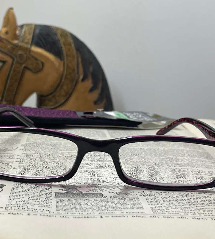 Foster Grant CORA +1.50 Reading Glasses  RFCOR150 | Elegant Style with Purple Fabric Sleeve | 52-19