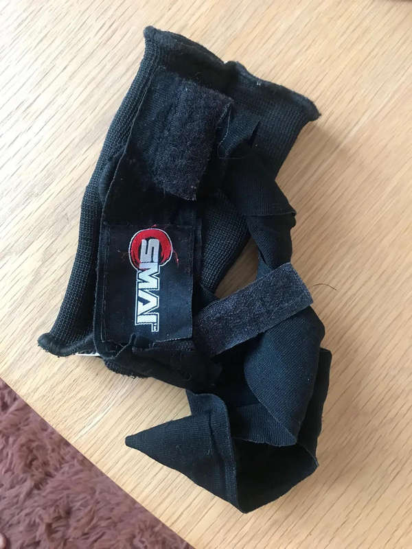 Boxing Hand Wraps Inner Gloves Men / Women.