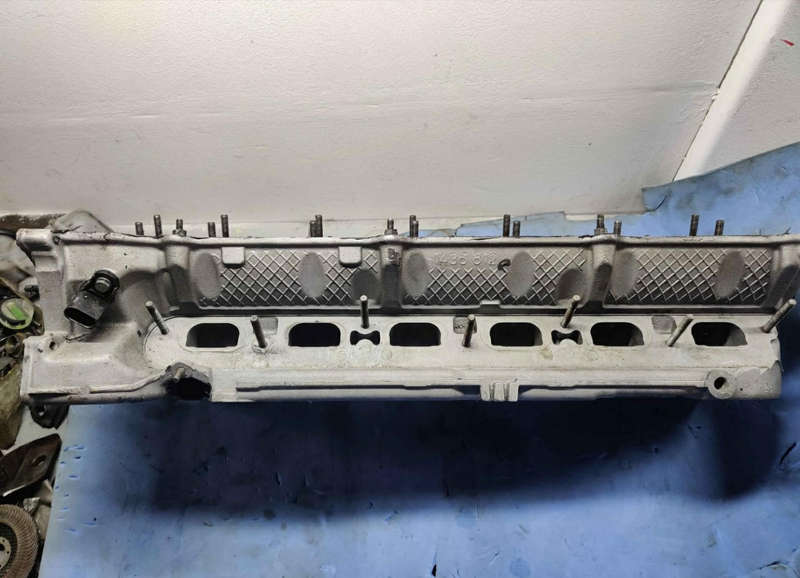 M54B25 cylinder head