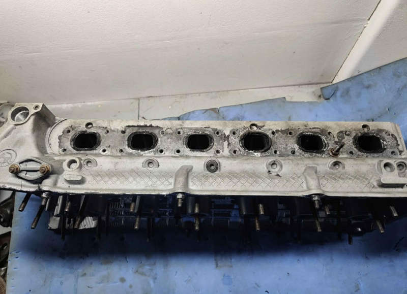 M54B25 cylinder head