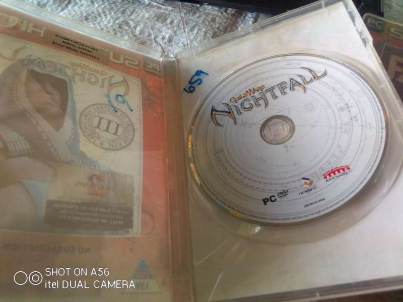  Guild Wars: Nightfall (PC Disc + License Key)  Rare Physical Collectors Edition
