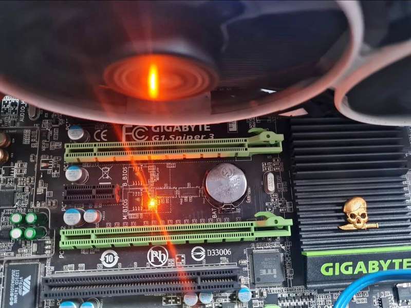 Gigabyte G1 Sniper 3 E-ATX