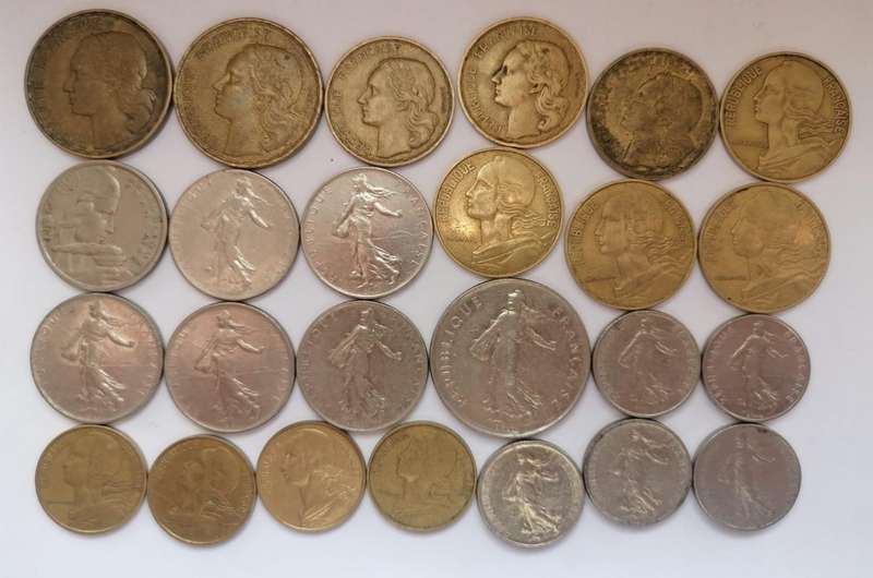 Lot of 25 Vintage French Coins  50F, 100F, 20F, 10F, 5F, 1F & ½F  Mixed Years (1950s1980's)