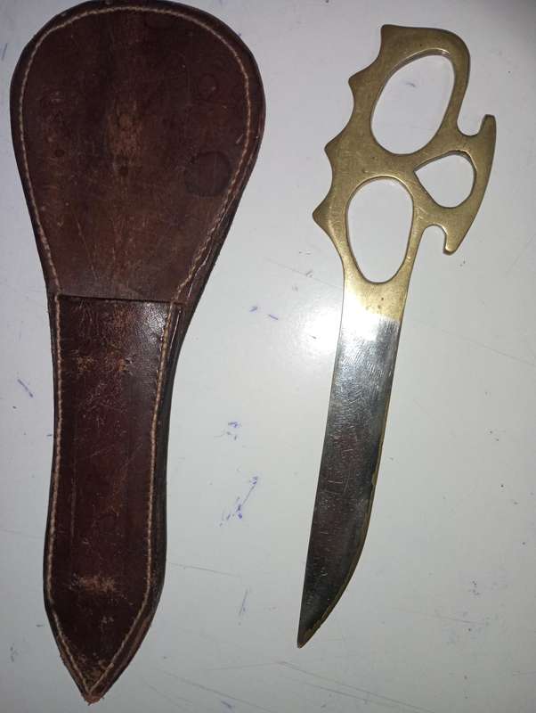 Head Knuckle Duster Commando Knife