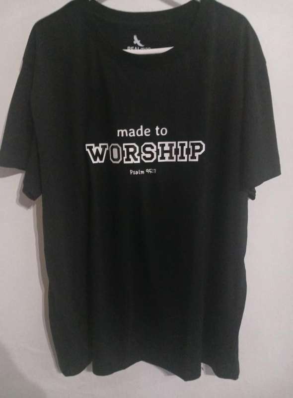 T-shirt - Made to worship