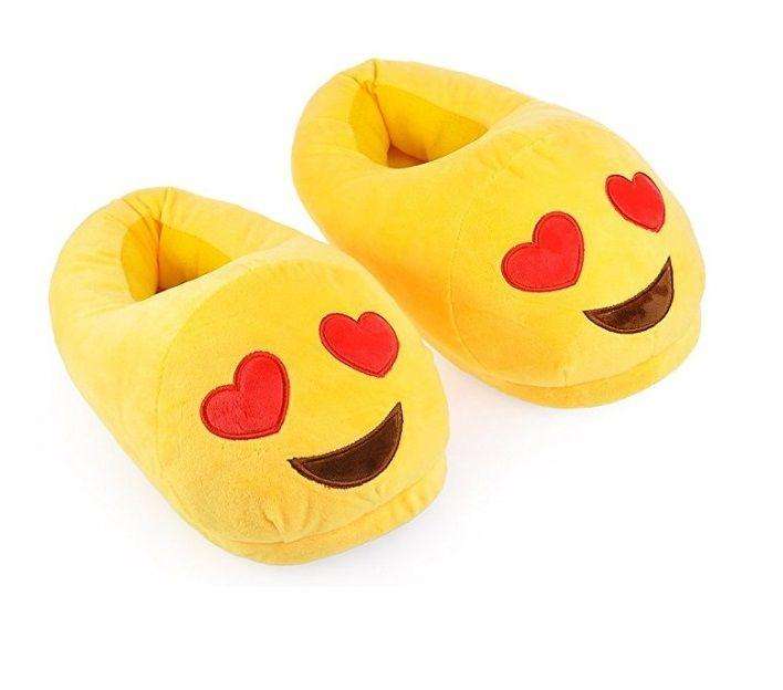 Emoji heart eyes slippers