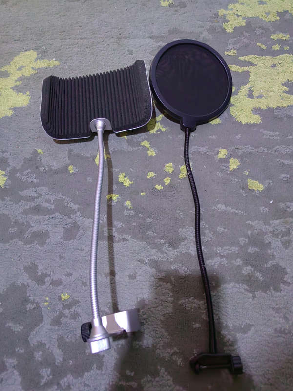 TAKSTAR CONDENSER MICROPHONE