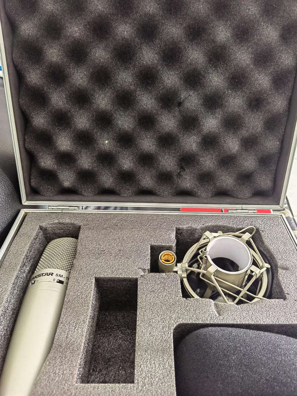 STUDIO/PODCAST/STREAMING EQUIPMENT