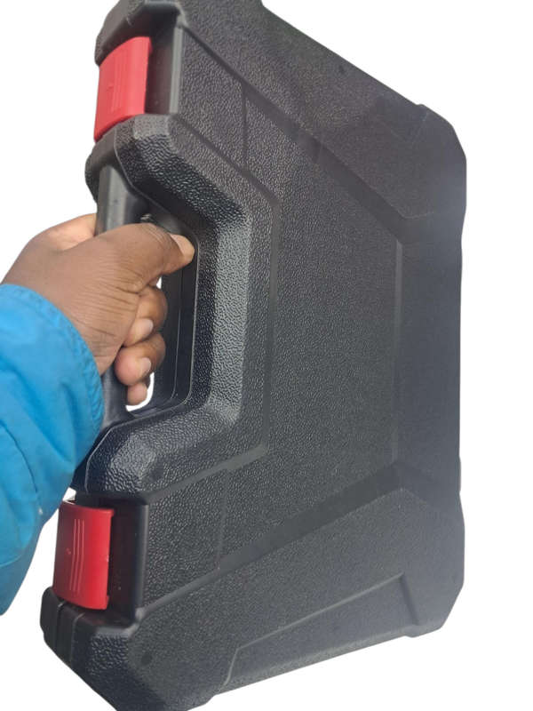 MULTIPIECE TOOL KIT