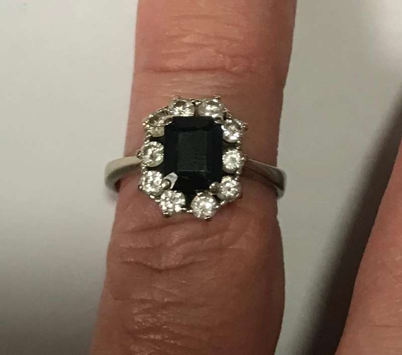 14ct White Gold, Blue Sapphire and Diamonds cluster ring