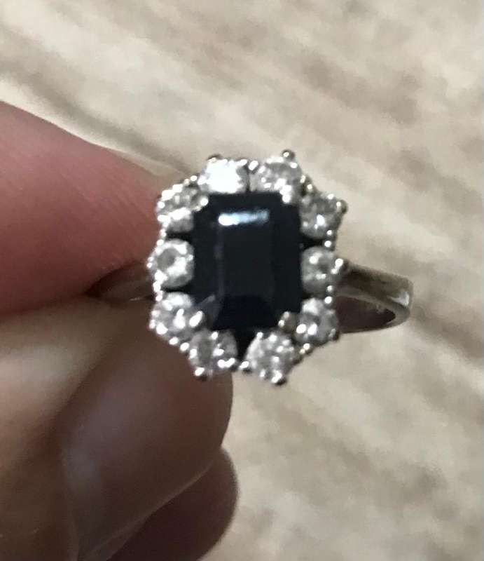 14ct White Gold, Blue Sapphire and Diamonds cluster ring
