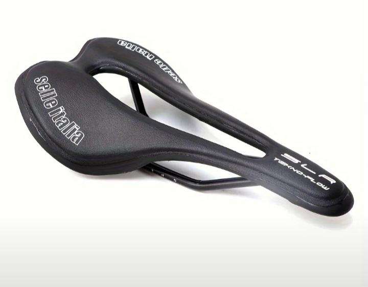 Universal lightweight saddle