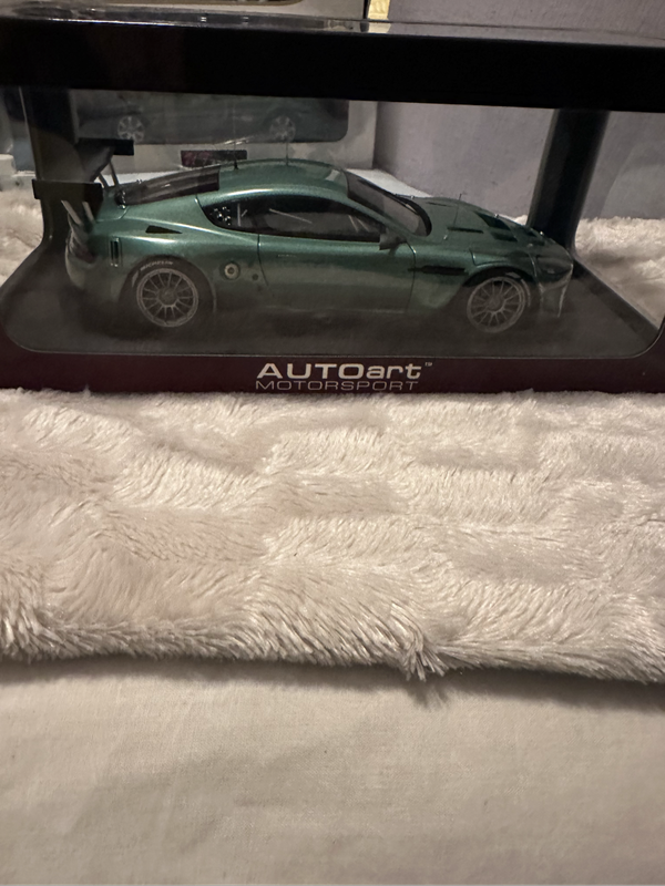 1/18  scale Aston Martin DBR9 Plain Body Version Auto Art Motorsports With Se