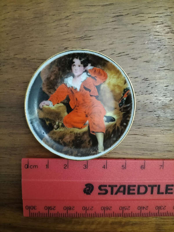 Collectors item-Decorative plate featuring Sir Thomas Lawrence's famous painting "The Red Boy"
