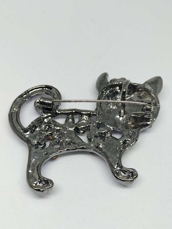 Beautiful Purple Cat Brooch and Earring Set