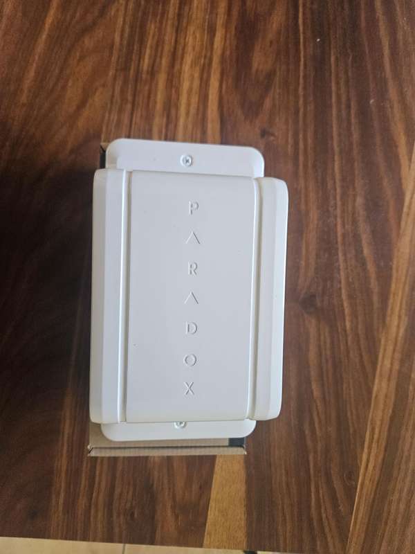 Paradox outdoor/indoor double curtain detector with anti-mask