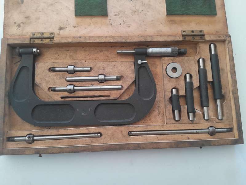 Multi anvil Micrometer set in box 0 to 6 inch