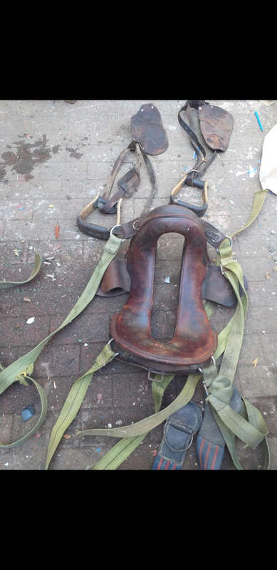 Horse saddle unit