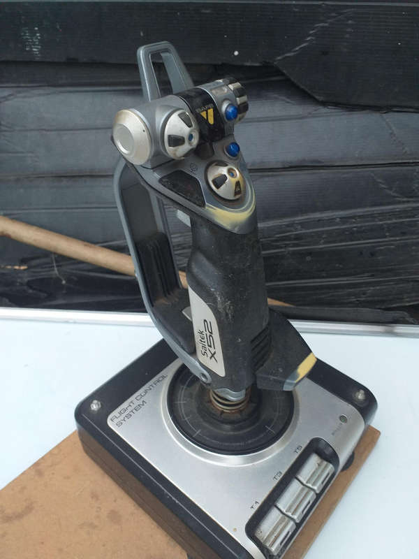 Saitek x52 flight simulator control