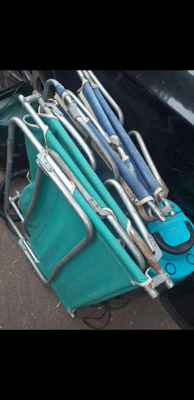 Foldable single beds