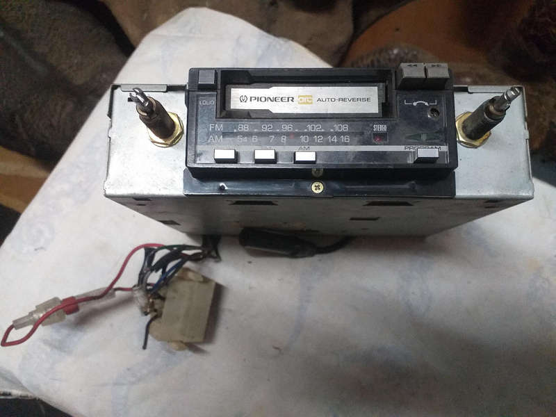 Vintage pioneer car radio
