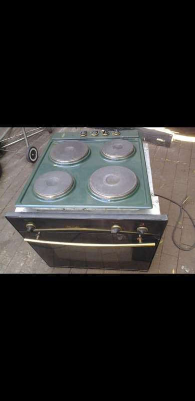 delonghi stove with4 burner plate