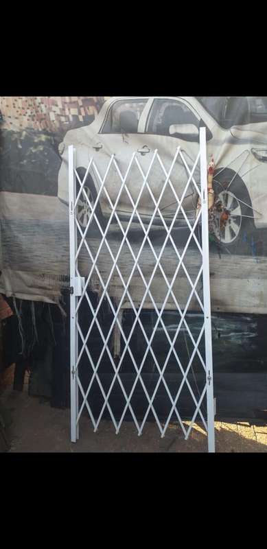 safety gate 2 meters high