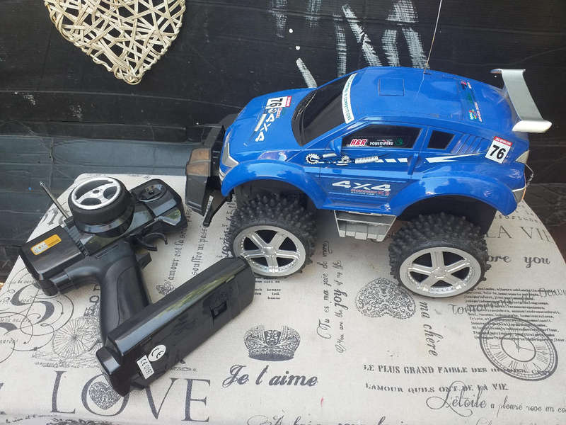 Remote control car