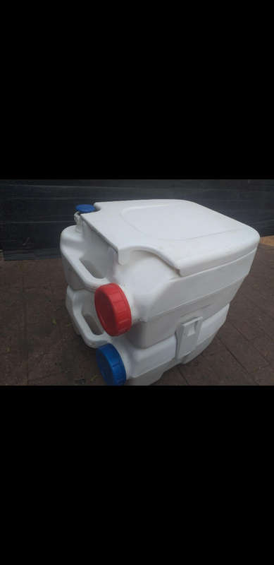 Portable toilet