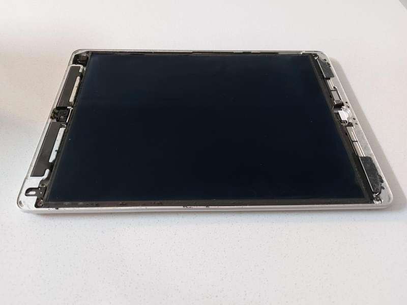 Used Apple iPad (7th Generation) model A2198 (Wi-Fi + Cellular)