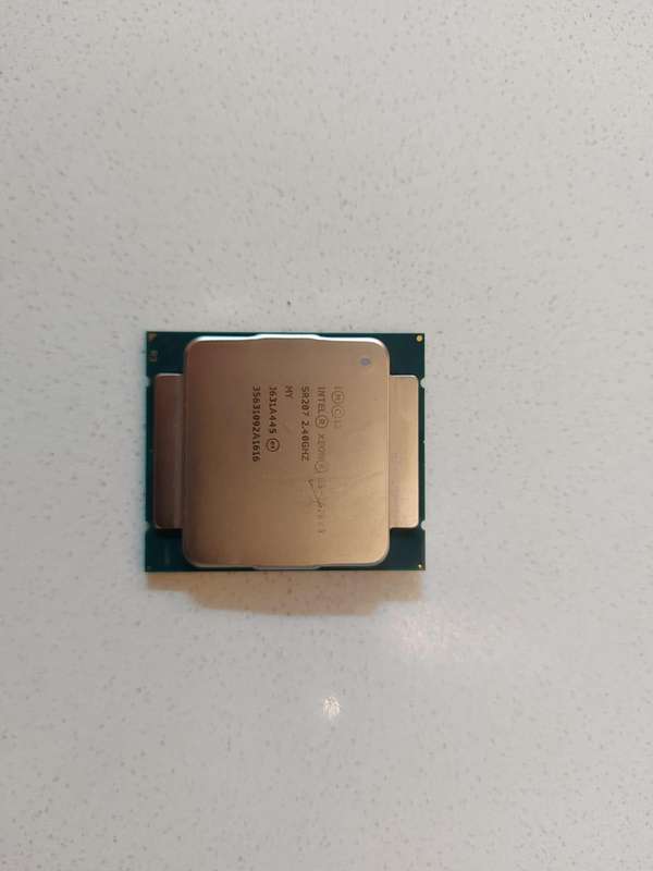Intel Xeon E5-2620V3 @ 2.40GHz