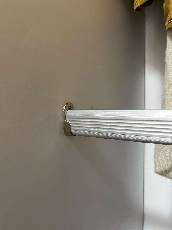 Wardrobe clothe hanger holder