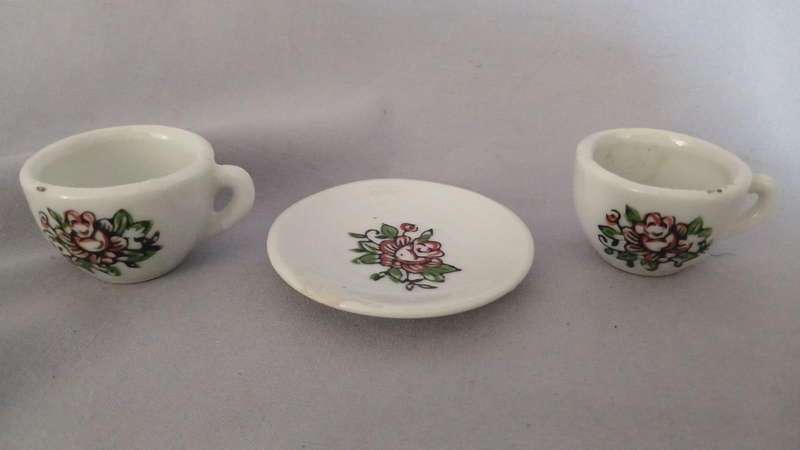 Dolls Vintage Tea Set  2 Teacups with Matching Plate (Floral Motif)