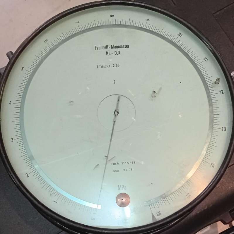 WIKA-Feinmeb-Manometer