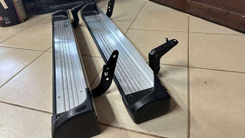 Side Steps for a Toyota Hilux Single Cab - 2007-2015.