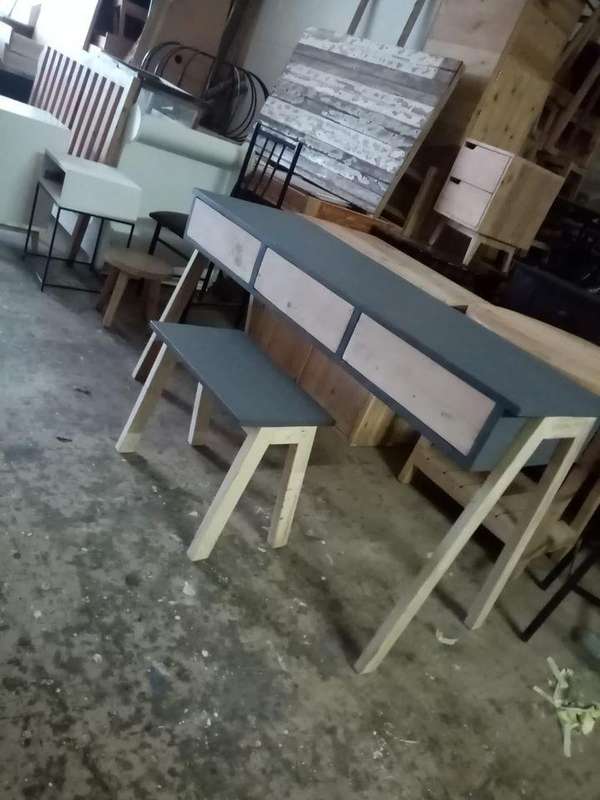 Bespoke real wood desks according to your design or dimensions free delivery
