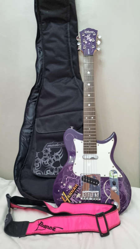 Hannah Montana electric guitar, Cort amp ,Guitar bag ,needed Cables and guitar strap
