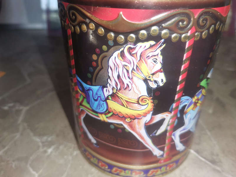 Musical tin