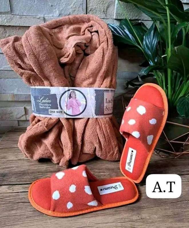 Gown and morning slippers set